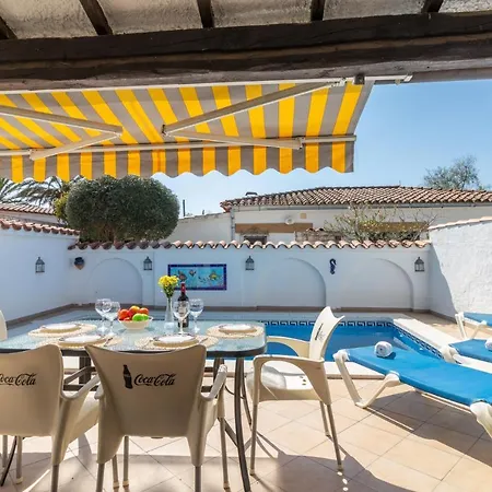 Vakantiehuis Goldhome - Requesens - Piscina Privada, Cerca Playa Empuriabrava