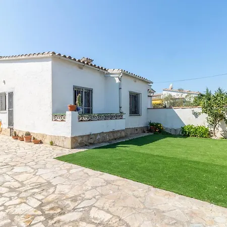 Goldhome - Requesens - Piscina Privada, Cerca Playa *